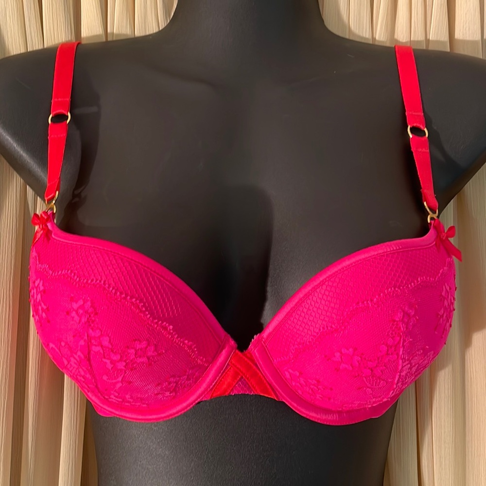 32D Victoria’s Secret Bra Very Sexy Padded Demi Hot Pink